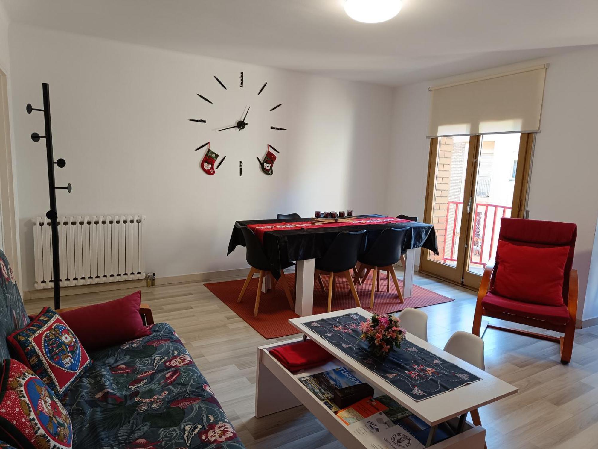 Apartamento Confort I La Seu d'Urgell Ngoại thất bức ảnh